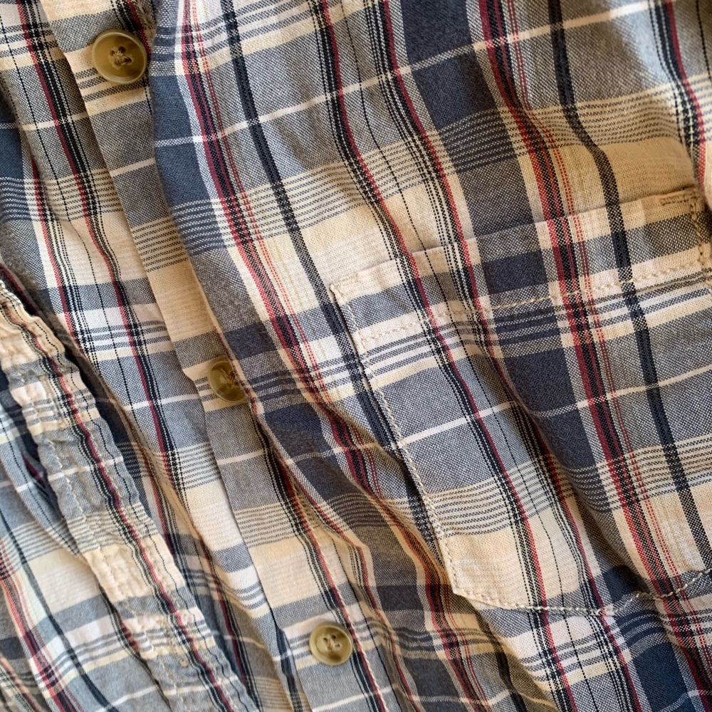 Bundle of 2 Button-down Weatherproof Vintage Shirts perfect for Fall - Picture 3 of 5